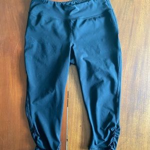 GAIAM Athletic Leggings with Ruffled Leg